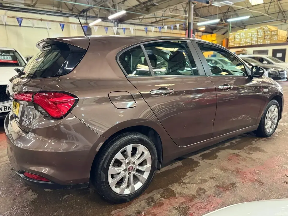 Used Fiat Tipo Easy Plus 2016 Bronze Hatchback