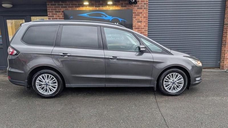 Begagnad Ford Galaxy Zetec 150 HK (110 kW) 2018 Grå Minibuss