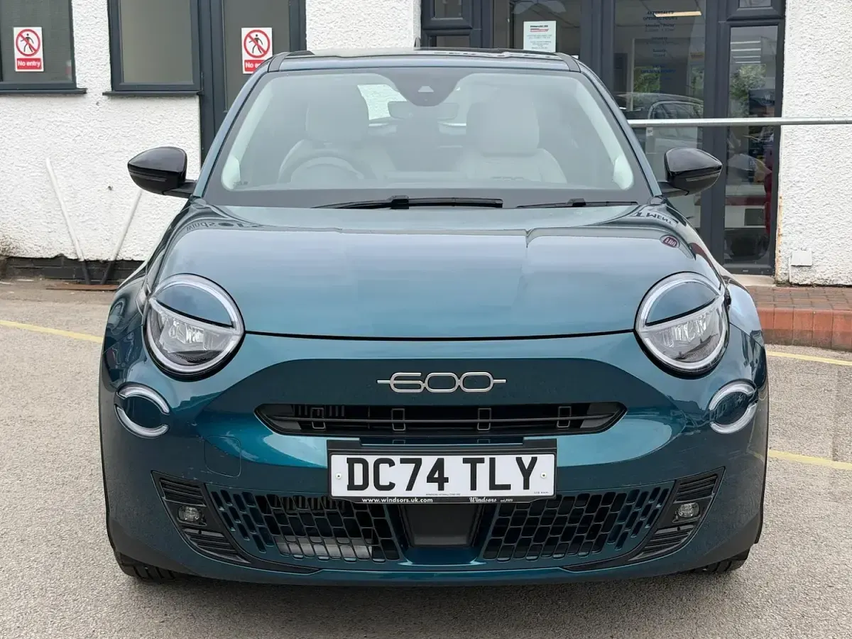 Used Fiat 600 S 100 HP (73 kW) 2025 Green SUV