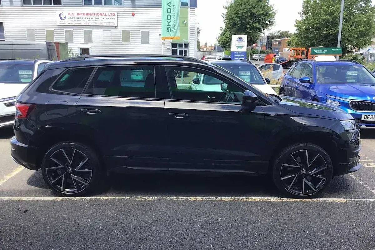 Used Skoda Karoq SportLine 110 HP (80 kW) 2022 Black magic pearl effect SUV
