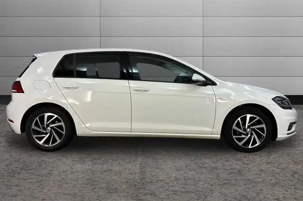 Used VW Golf VIII 130 HP (95 kW) 2020