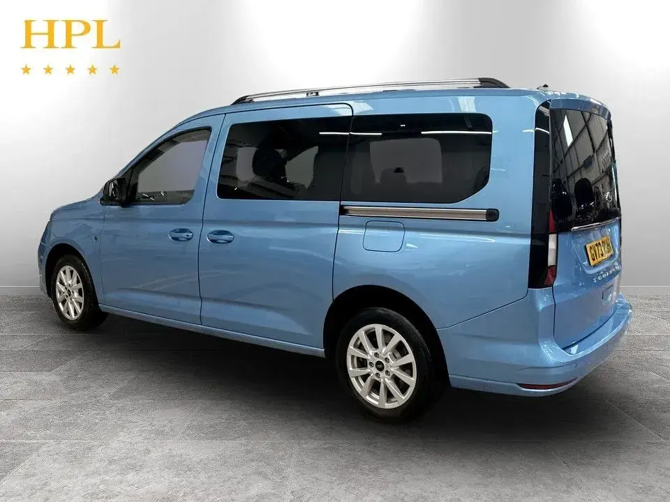 Used Ford Grand Tourneo Connect Titanium 114 HP (83 kW) 2024 Blue MPV