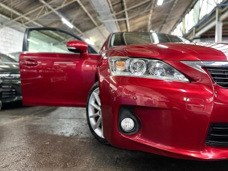 Used Lexus CT200h Luxury Line 136 HP (100 kW) 2013 Red Hatchback