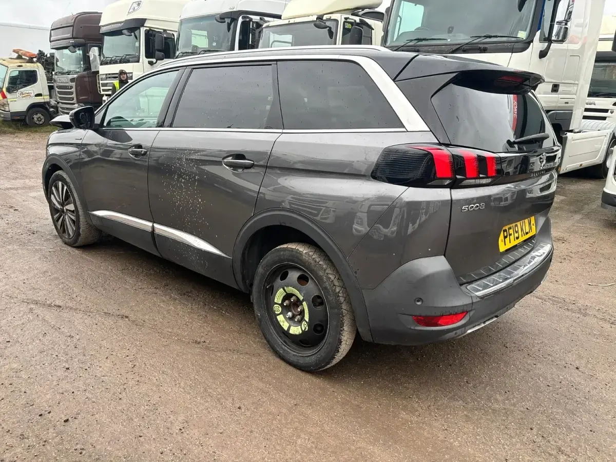 Used Peugeot 5008 Premium 130 HP (95 kW) 2019 Grey Hatchback