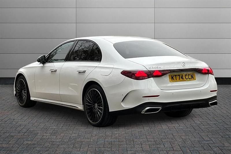 Used Mercedes E300 Urban 313 HP (230 kW) 2025 Opalite white bright Sedan