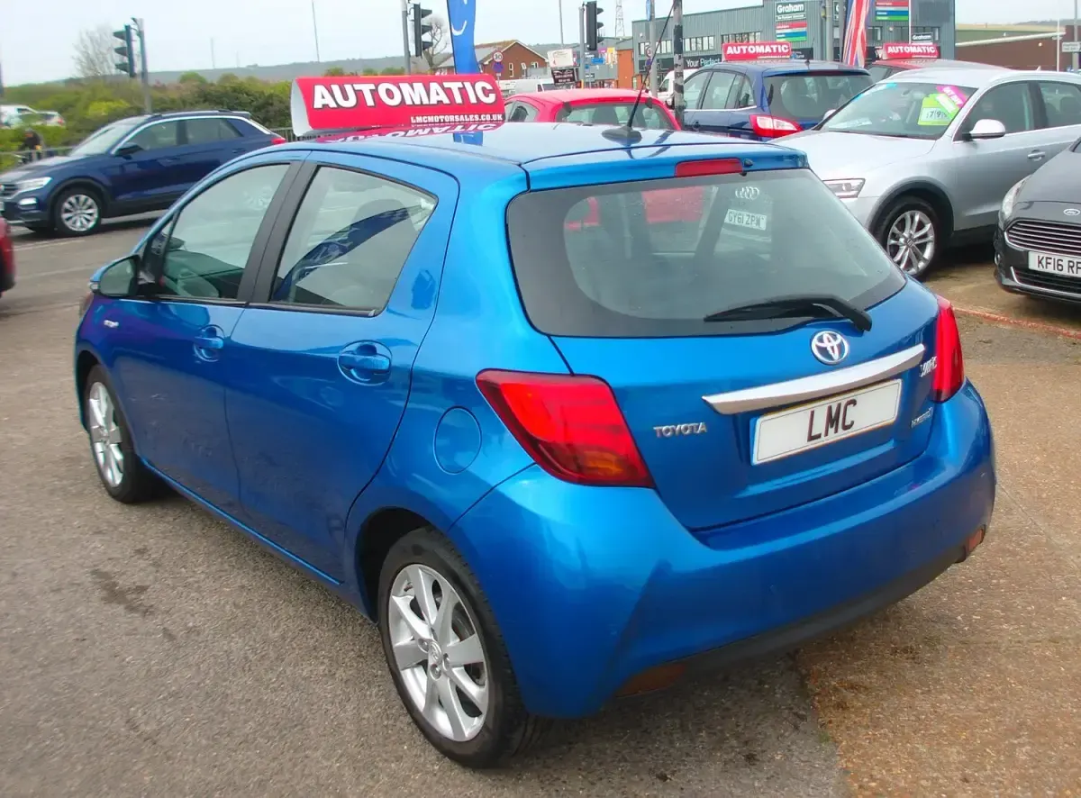 Used Toyota Yaris Hybrid 2014 Blue Hatchback