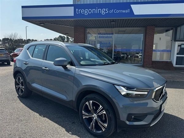 Grey Used 2020 Volvo XC40 Inscription SUV | £18,995 (A bit pricey) - Image 1/1