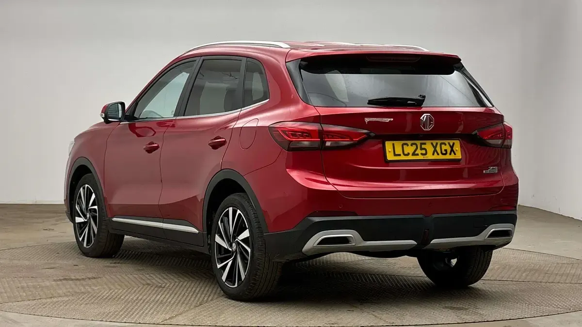 Used MG ZS Trophy 196 HP (144 kW) 2024 Tri coat  dynamic red SUV