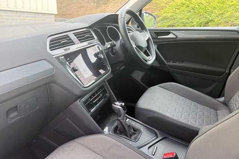 Used VW Tiguan Life 150 HP (110 kW) 2022 Black SUV