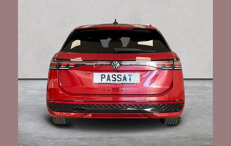 New VW Passat R-line 147 HP (108 kW) 2025 Other Estate