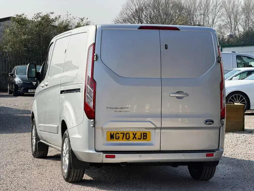 Used Ford Transit Custom Limited 130 HP (95 kW) 2020 Silver Van