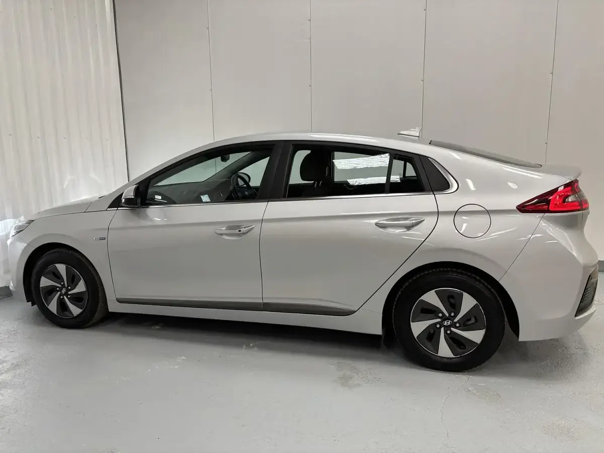 Used Hyundai Ioniq Premium 141 HP (103 kW) 2019 Silver Hatchback