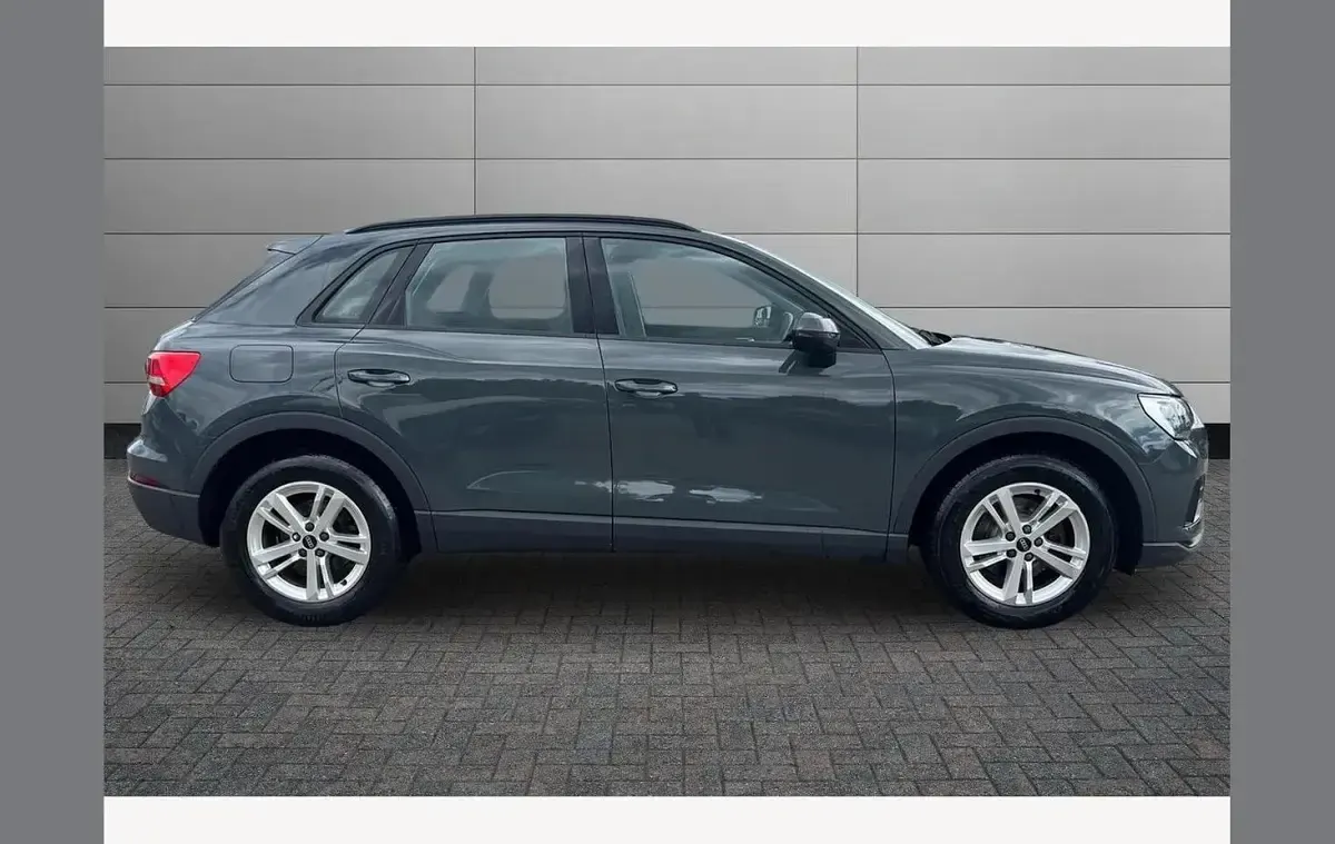 Used Audi Q3 Comfort 150 HP (110 kW) 2023 Nano grey SUV