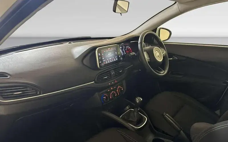 Used Fiat Tipo Easy Plus 95 HP (69 kW) 2019 White Hatchback