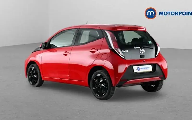 Used Toyota Aygo X-play 69 HP (50 kW) 2018 Hatchback