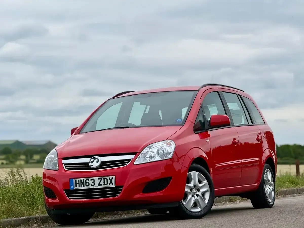 Używany Vauxhall Zafira 120 KM (88 kW) 2014 Czerwony Minivan