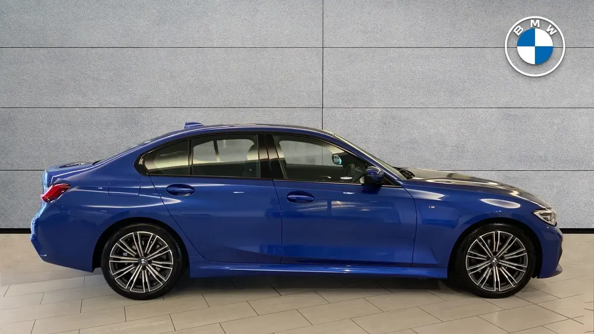 Begagnad BMW 320 M Sport 181 HK (133 kW) 2021 Blå