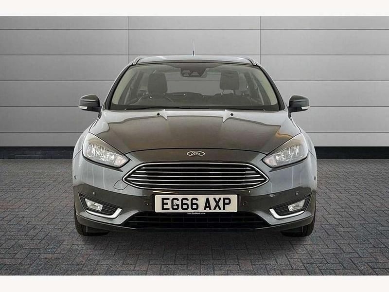 Used Ford Focus Titanium 150 HP (110 kW) 2017 Grey Estate