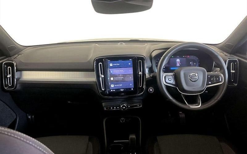 Begagnad Volvo XC40 Core 163 HK (119 kW) 2025 SUV