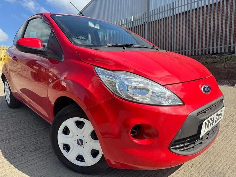 Used Ford Ka 69 HP (50 kW) 2014 Red Hatchback