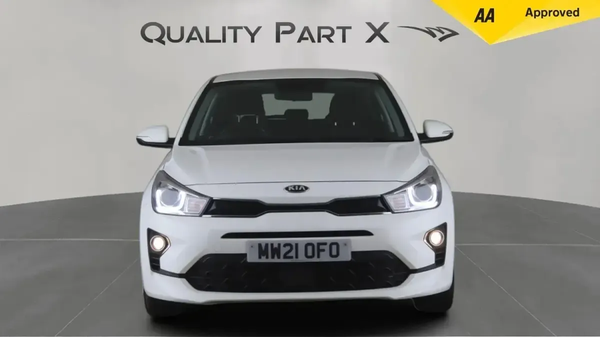 Used Kia Rio 84 HP (61 kW) 2021 White Hatchback