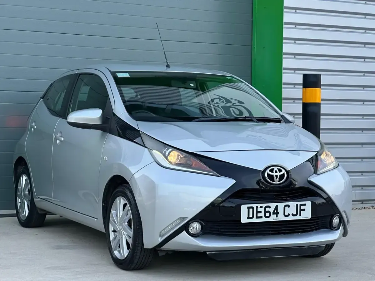 Used Toyota Aygo x-press 68 HP (50 kW) 2014 Silver Hatchback