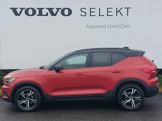 Used Volvo XC40 R-Design 163 HP (119 kW) 2021 Red SUV