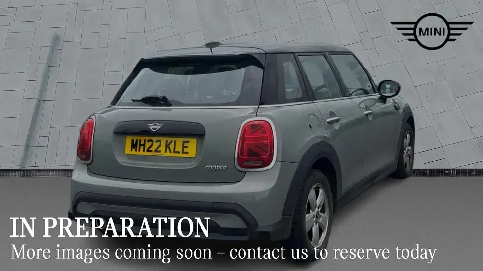 Usado Mini Cooper Classic 134 HP (98 kW) 2022 Cinzento Citadino