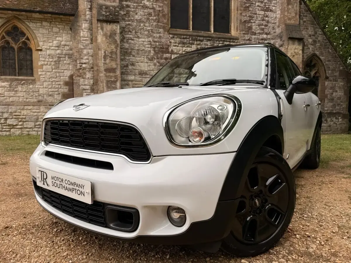 Used Mini Cooper SD 143 HP (105 kW) 2011 White Hatchback