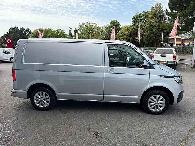 Used VW Transporter Highline 108 HP (79 kW) 2021 Silver Van