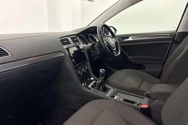 Used VW Golf VII Match 147 HP (108 kW) 2019 Grey Estate