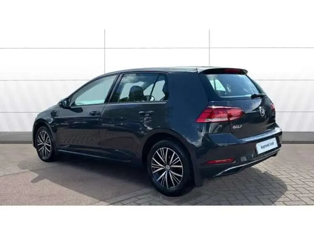 Used VW Golf VII SE 125 HP (91 kW) 2017 Hatchback