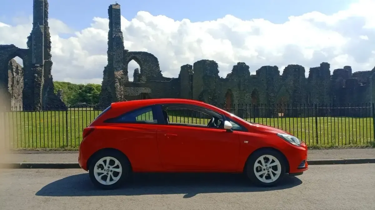 Używany Vauxhall Corsa 2015 Czerwony Hatchback