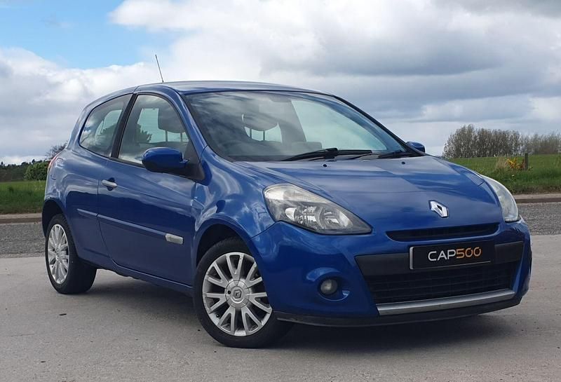 Blue Used 2010 Renault Clio II Dynamique Hatchback | £2,495 (Fair price) - Image 1/4