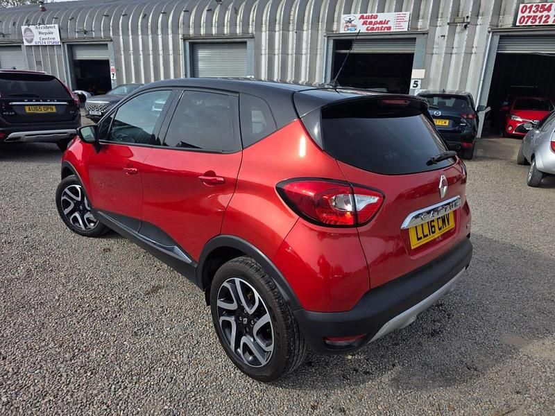 Second-hand Renault Captur Signature 90 CP (66 kW) 2016 Roșu SUV