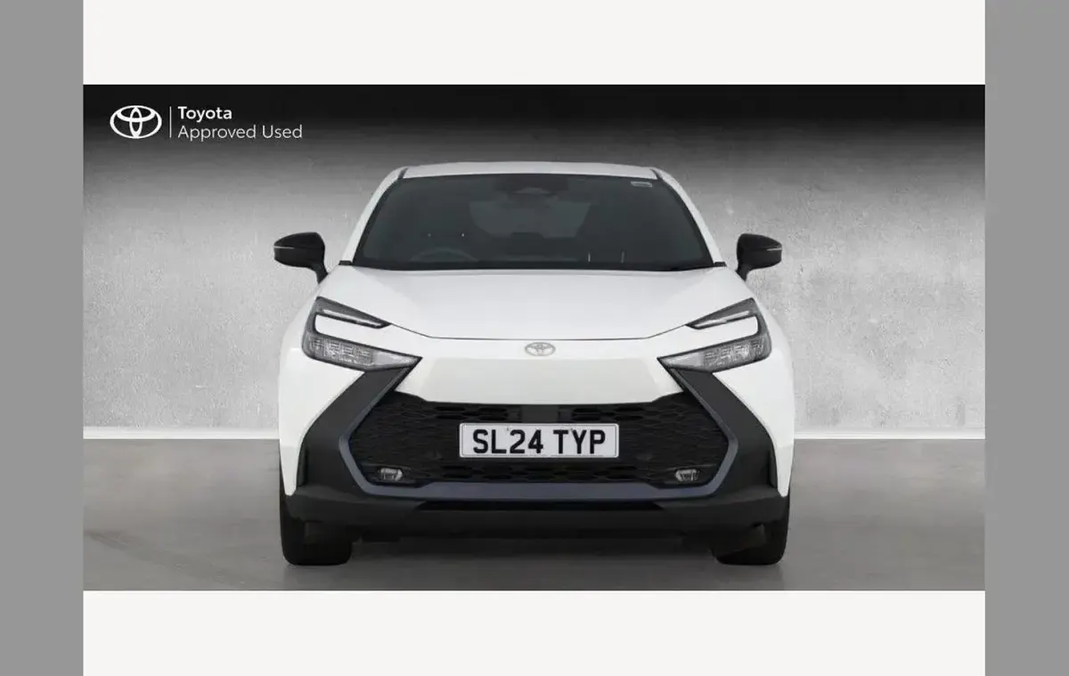 Used Toyota C-HR Design 138 HP (101 kW) 2024 White SUV
