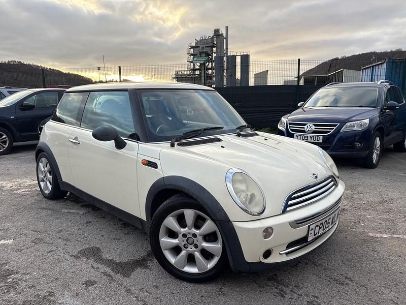 White Used 2005 Mini ONE Hatch Hatchback | £1,299 (Good price) - Image 1/4