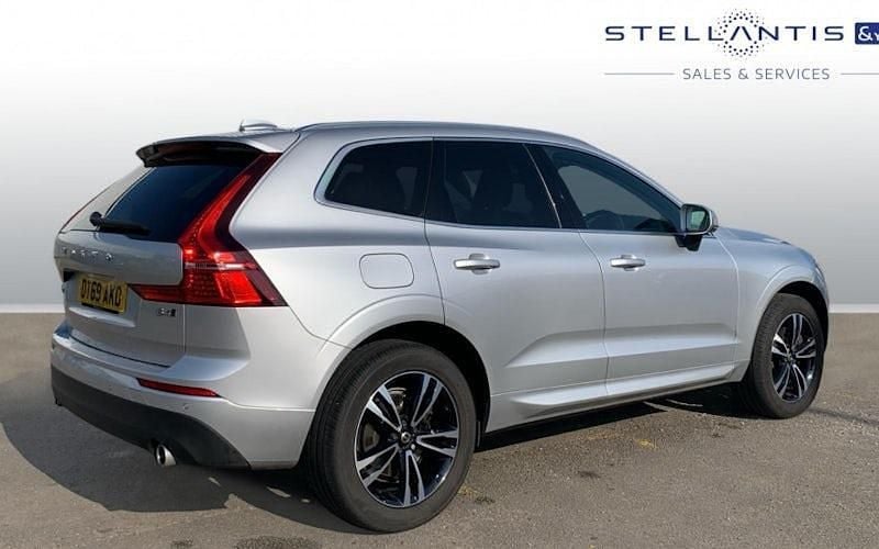 Used Volvo XC60 Momentum 197 HP (144 kW) 2020 SUV