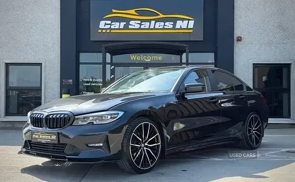 Begagnad BMW 318 M Performance 150 HK (110 kW) 2021 Svart Sedan