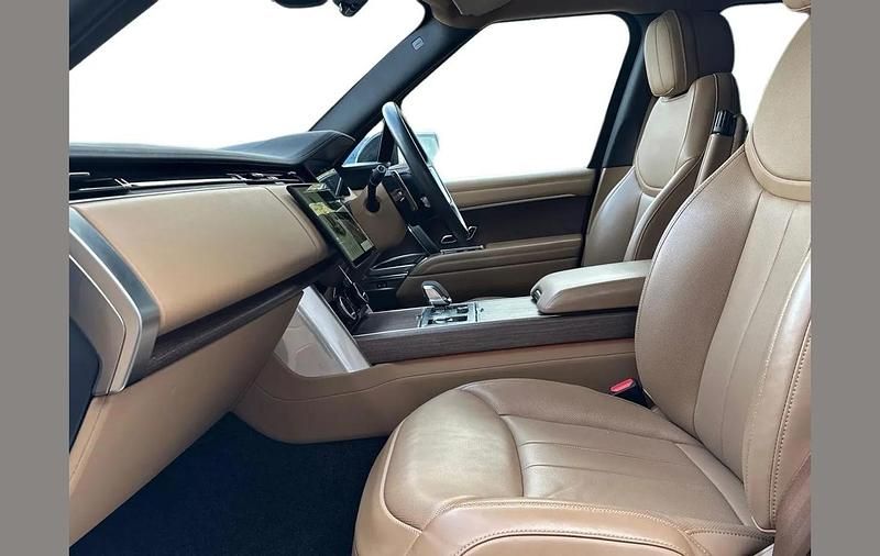 Used Land Rover Range Rover SE 434 HP (319 kW) 2023 Other SUV