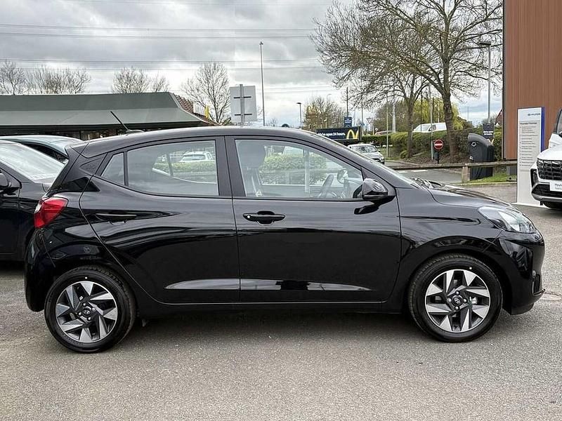 Used Hyundai i10 Advanced 67 HP (49 kW) 2023 Phantom black Hatchback