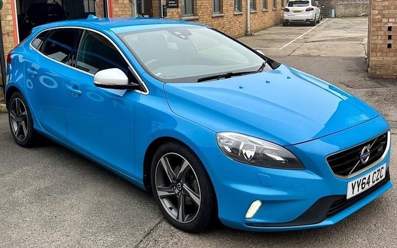 Used Volvo V40 R-Design 114 HP (83 kW) 2015 Hatchback