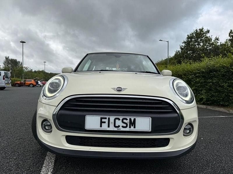 Used Mini ONE Classic 102 HP (75 kW) 2019 White Hatchback