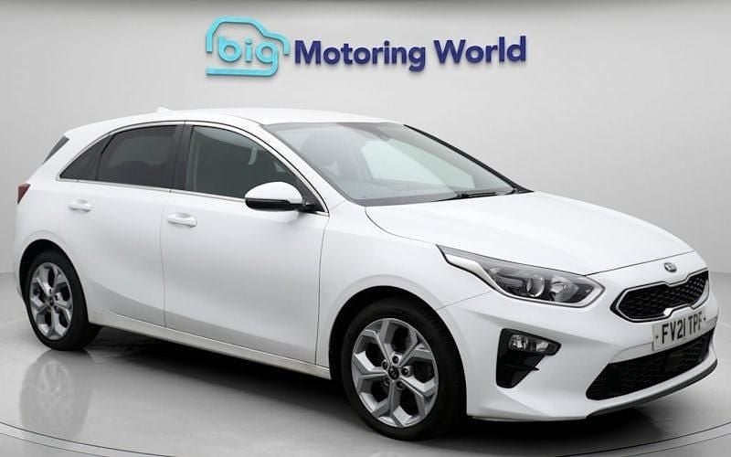 Used 2021 Kia Ceed 3 Hatchback | £9,400 (Fair price) - Image 1/4