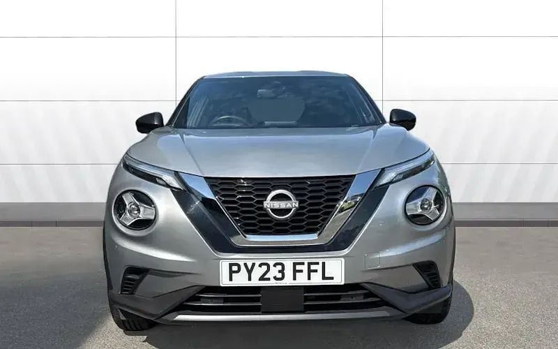 Used Nissan Juke N-Connecta 114 HP (83 kW) 2023 Silver SUV