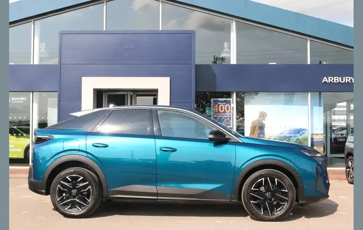 Second-hand Peugeot 3008 Allure 134 CP (98 kW) 2025 Albastru SUV