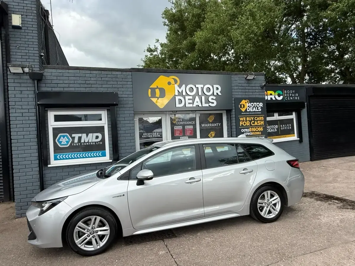 Used Toyota Corolla 122 HP (89 kW) 2020 Silver Estate
