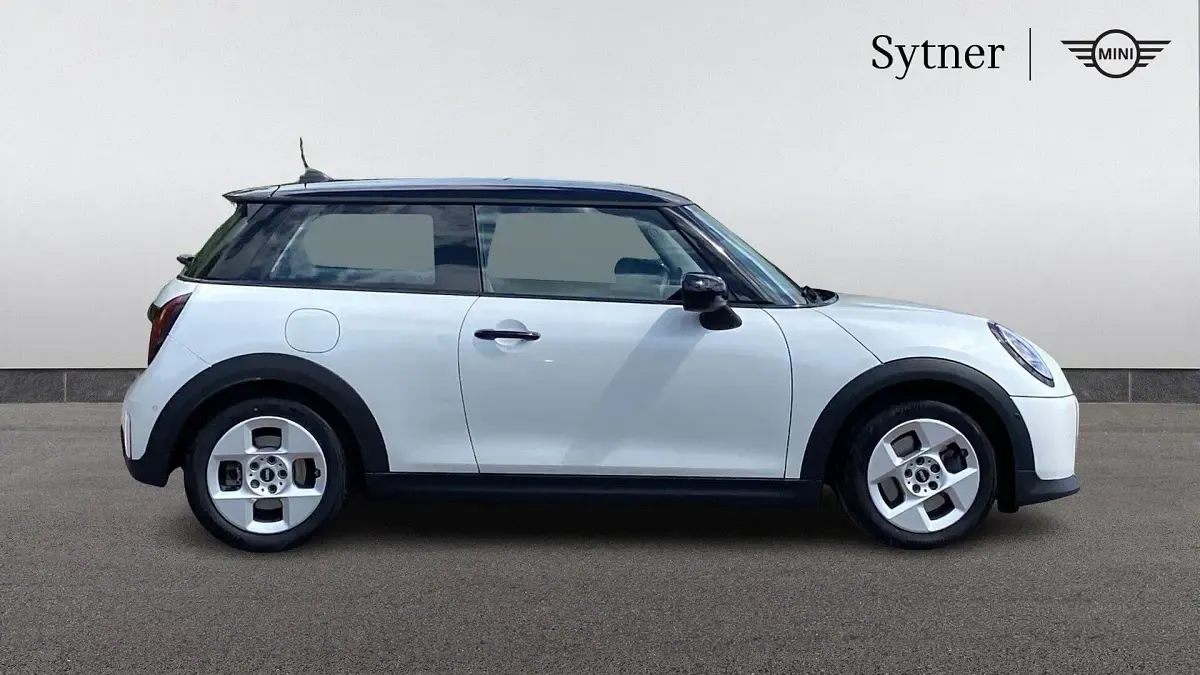 Usado Mini Cooper Hatch 154 CV (113 kW) 2024 Blanco Utilitario