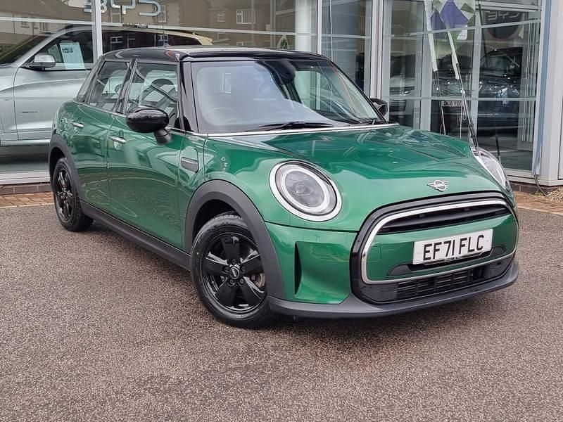 British racing green Used 2022 Mini Cooper Classic Hatchback | £15,790 (Fair price) - Image 1/4