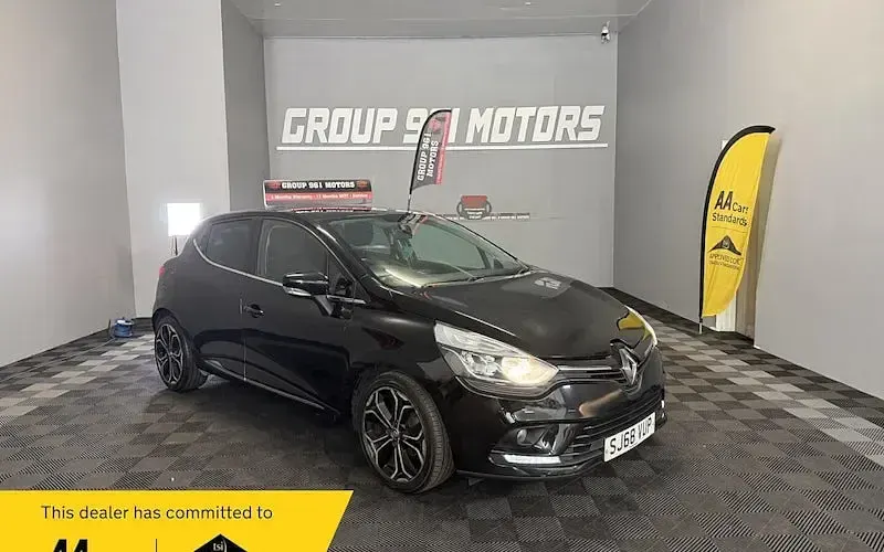 Used Renault Clio Iconic 76 HP (55 kW) 2018 Hatchback